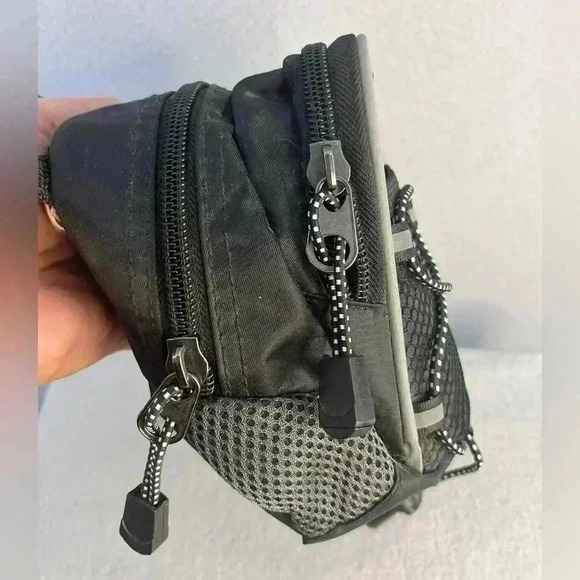 Bucees Mini Backpack for dog, meds,attachment etc.
Bucees - Picture 3 of 11